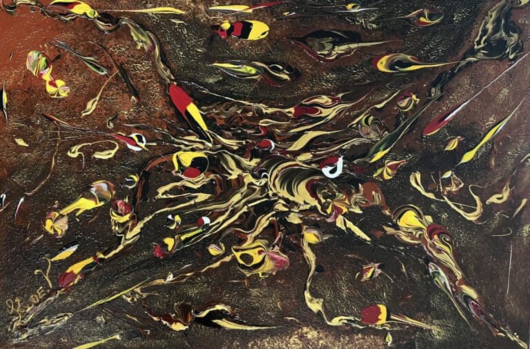 Gold hornet by Keren de Vreede